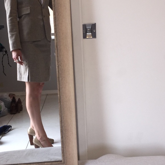 Banana Republic Business Skirt Suit Tan - Picture 4 of 6